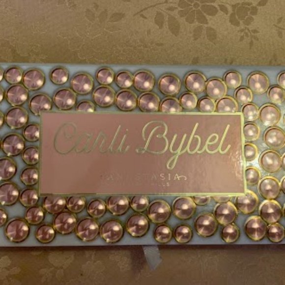 Anastasia Beverly Hills Carli Bybel Palette